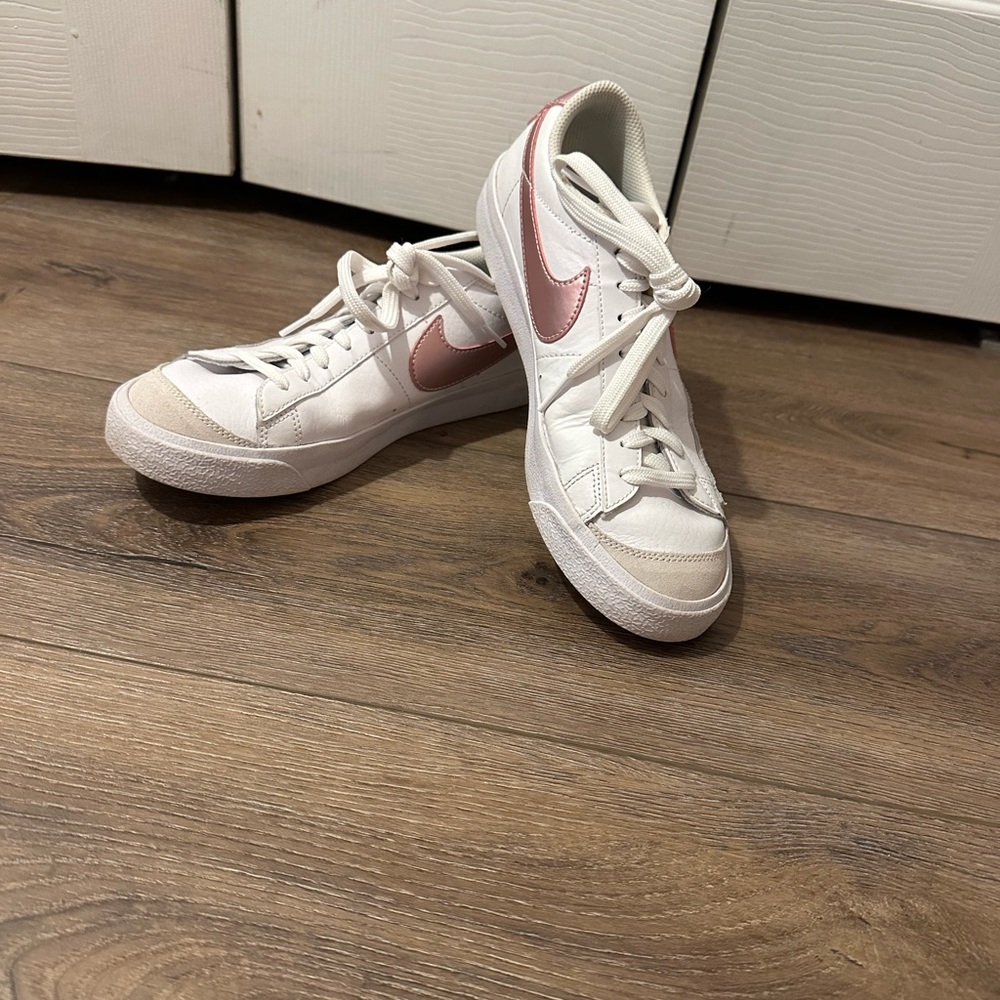 Nike Kids White and Pink Sneakers